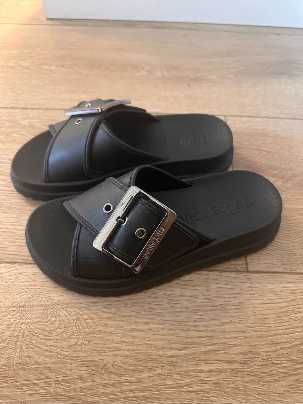 NWT Petit Jolie sandals size 7